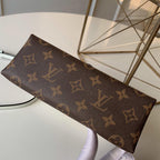 Louis Vuitton Locky BB Bag — view 4