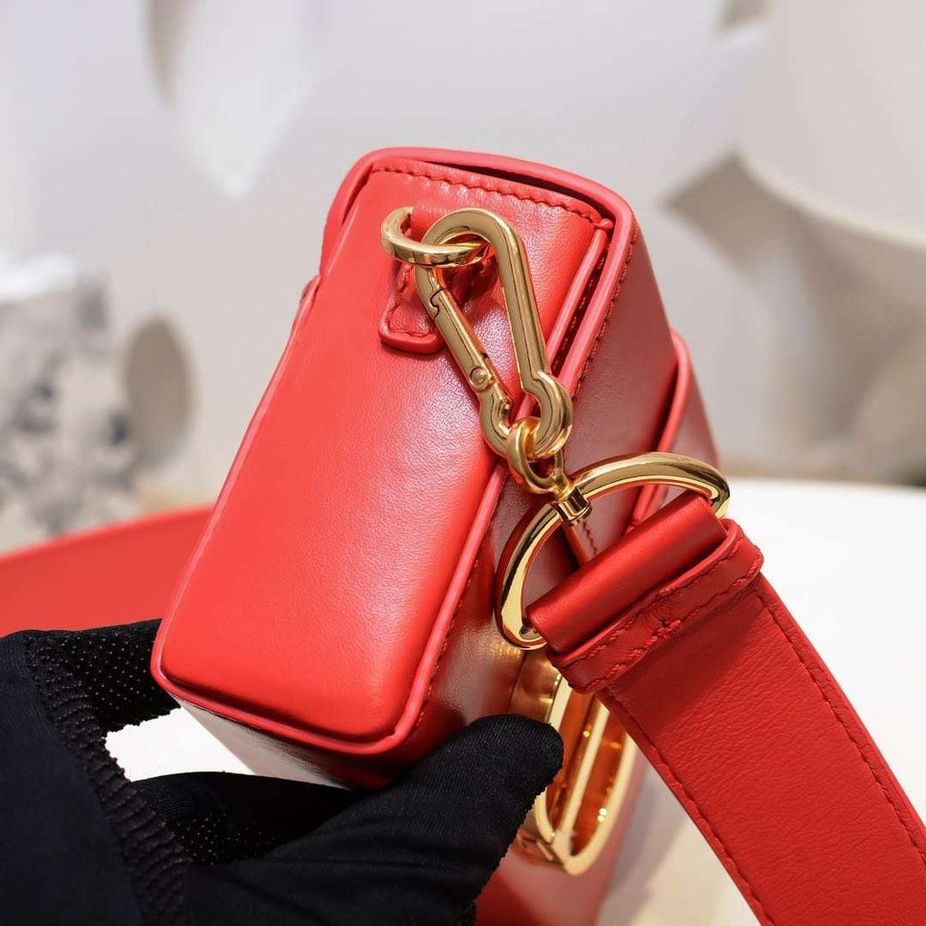 Dior 30 Montaigne Flap Bag — view 6