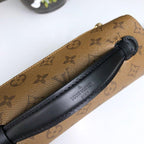 Louis Vuitton Pochette Métis — view 6