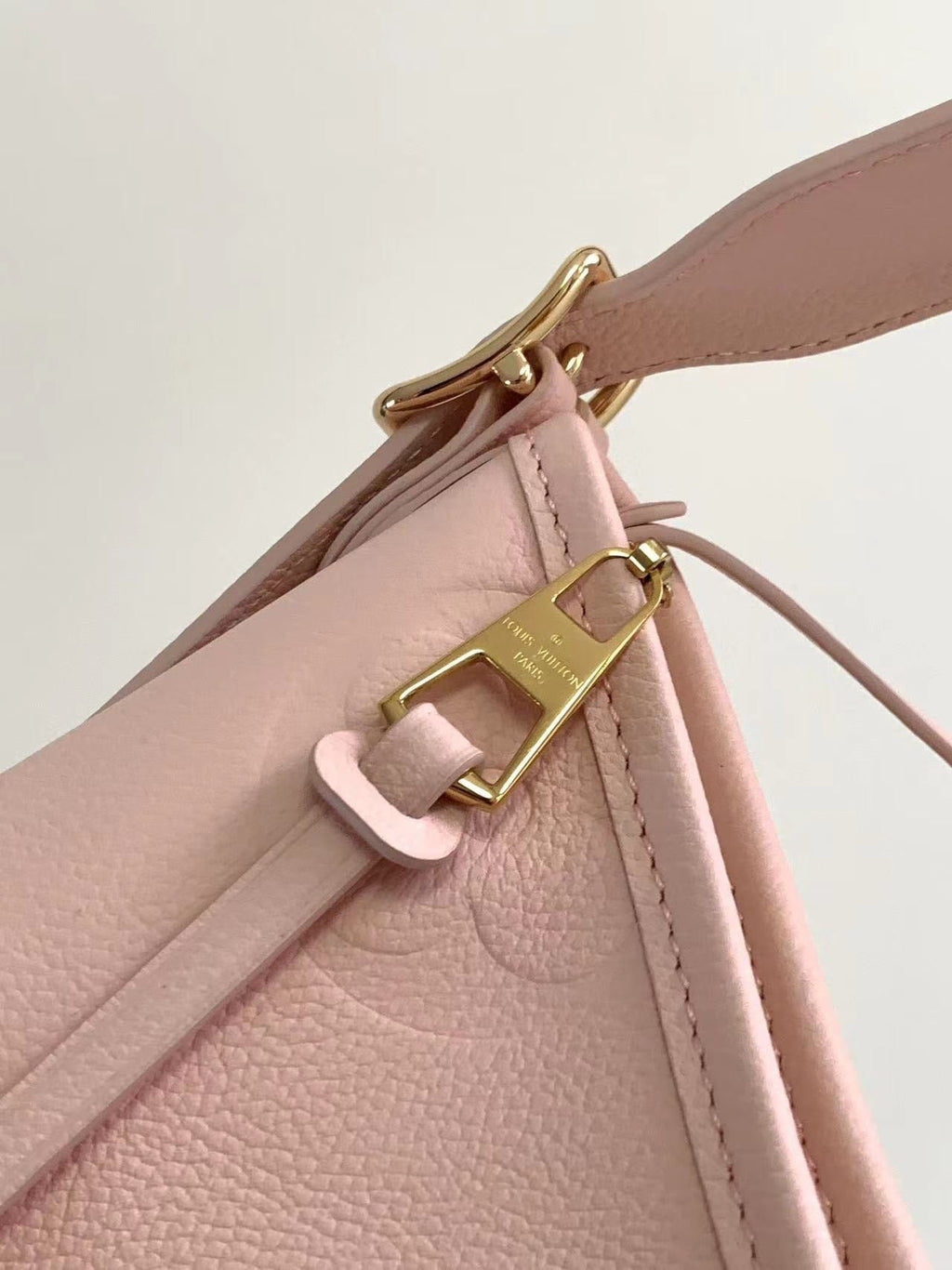 LV Carryall PM - Pink Bag — view 3