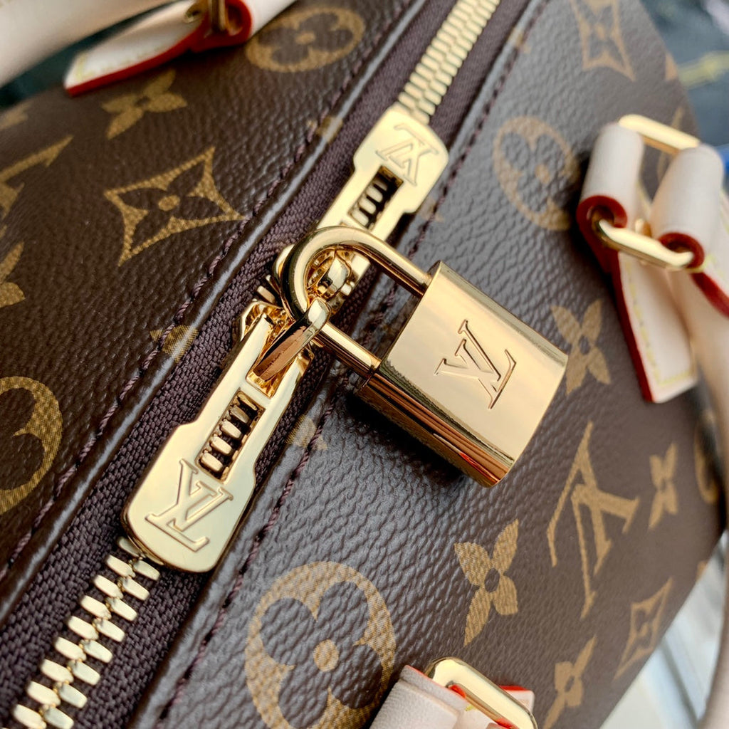Louis Vuitton Speedy Bandouliere 20 Monogram Beige Strap Handbag — view 3