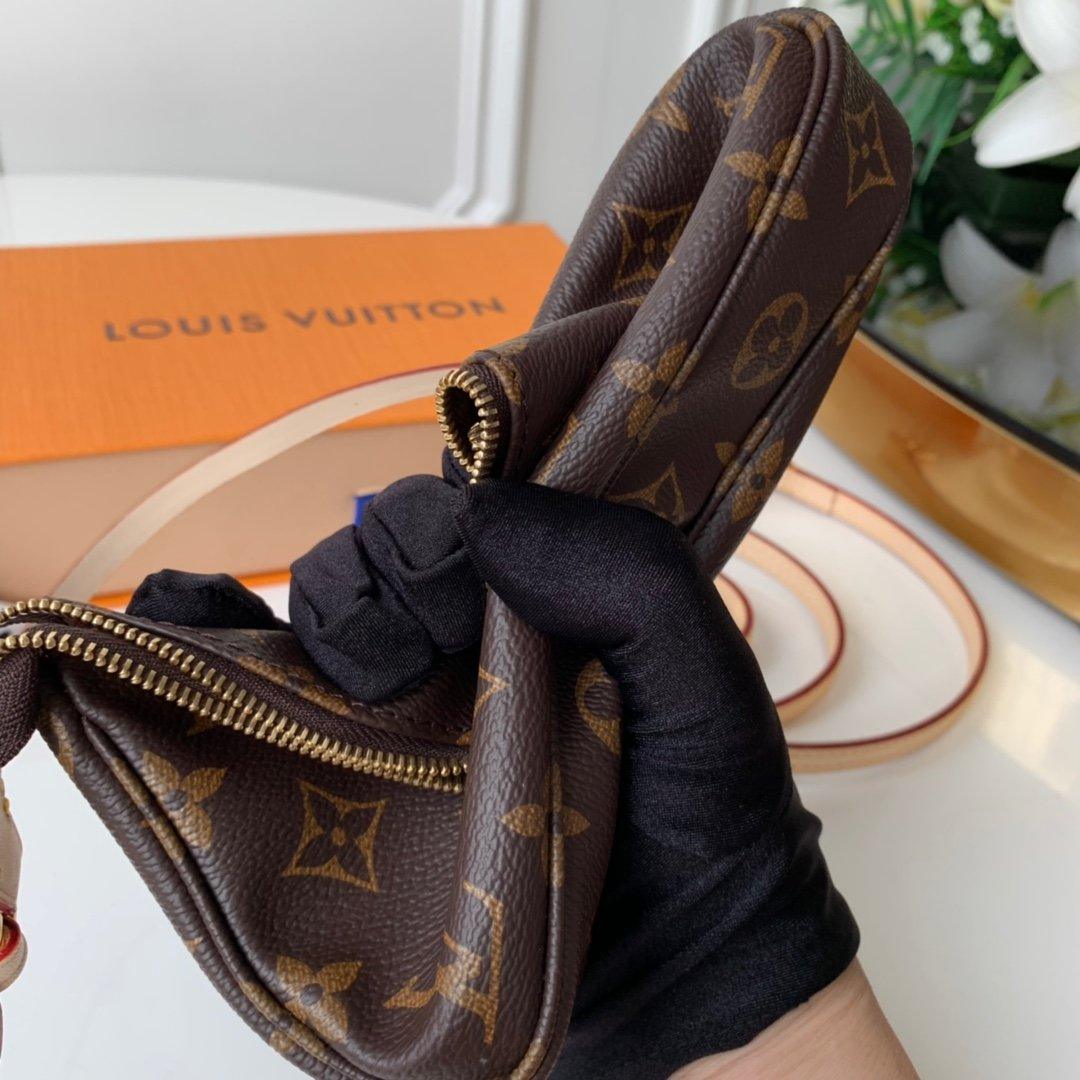 Louis Vuitton Pochette Accessoires — view 7