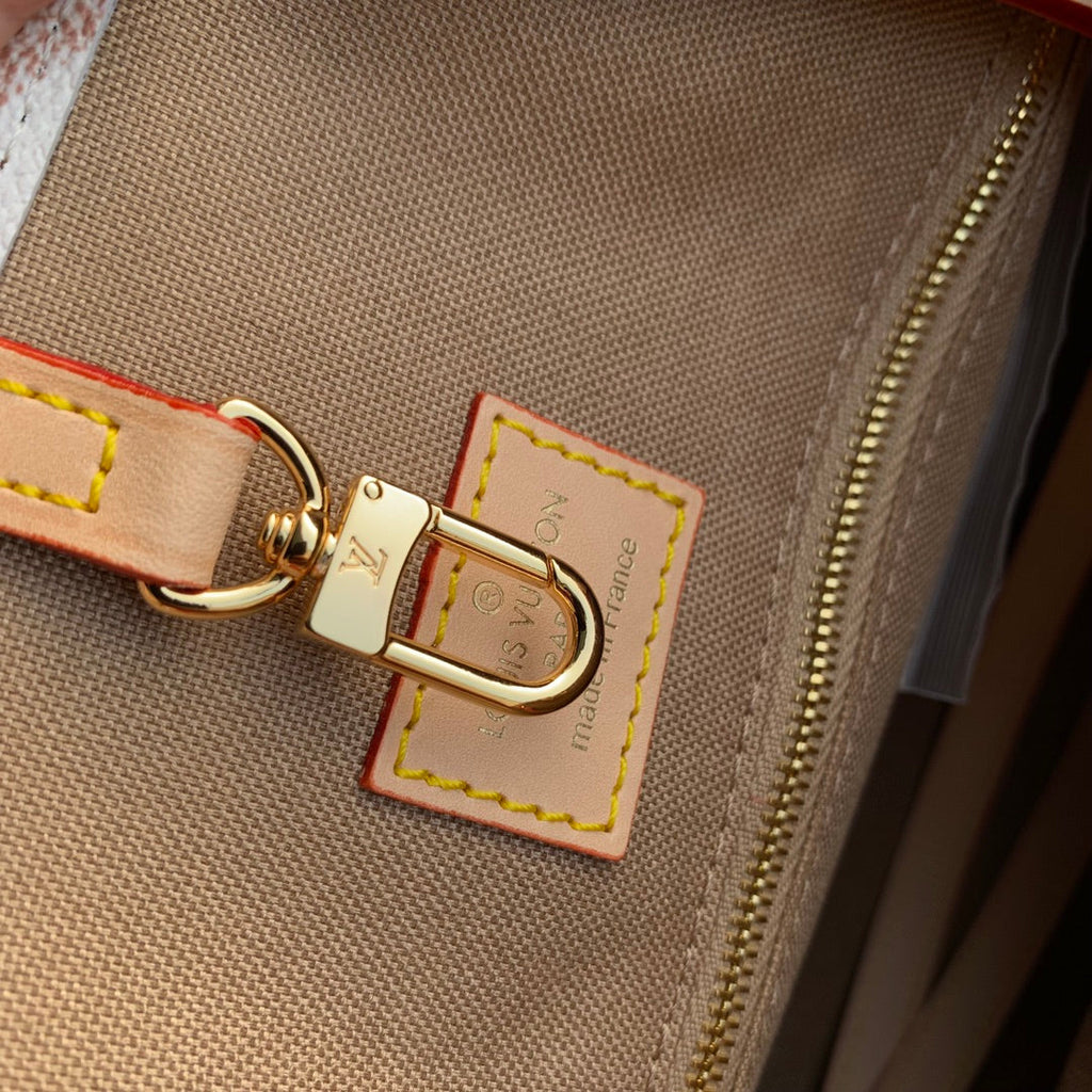 Louis Vuitton OnTheGo MM Tote Bag Monogram Dune Cruise — view 11