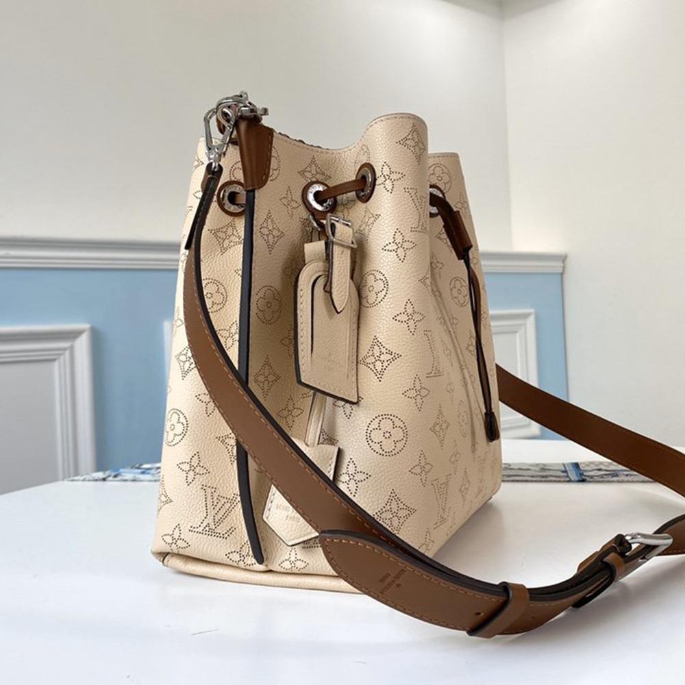 Louis Vuitton Néonoé BB Bucket Bag - Cosmic Latte — view 3