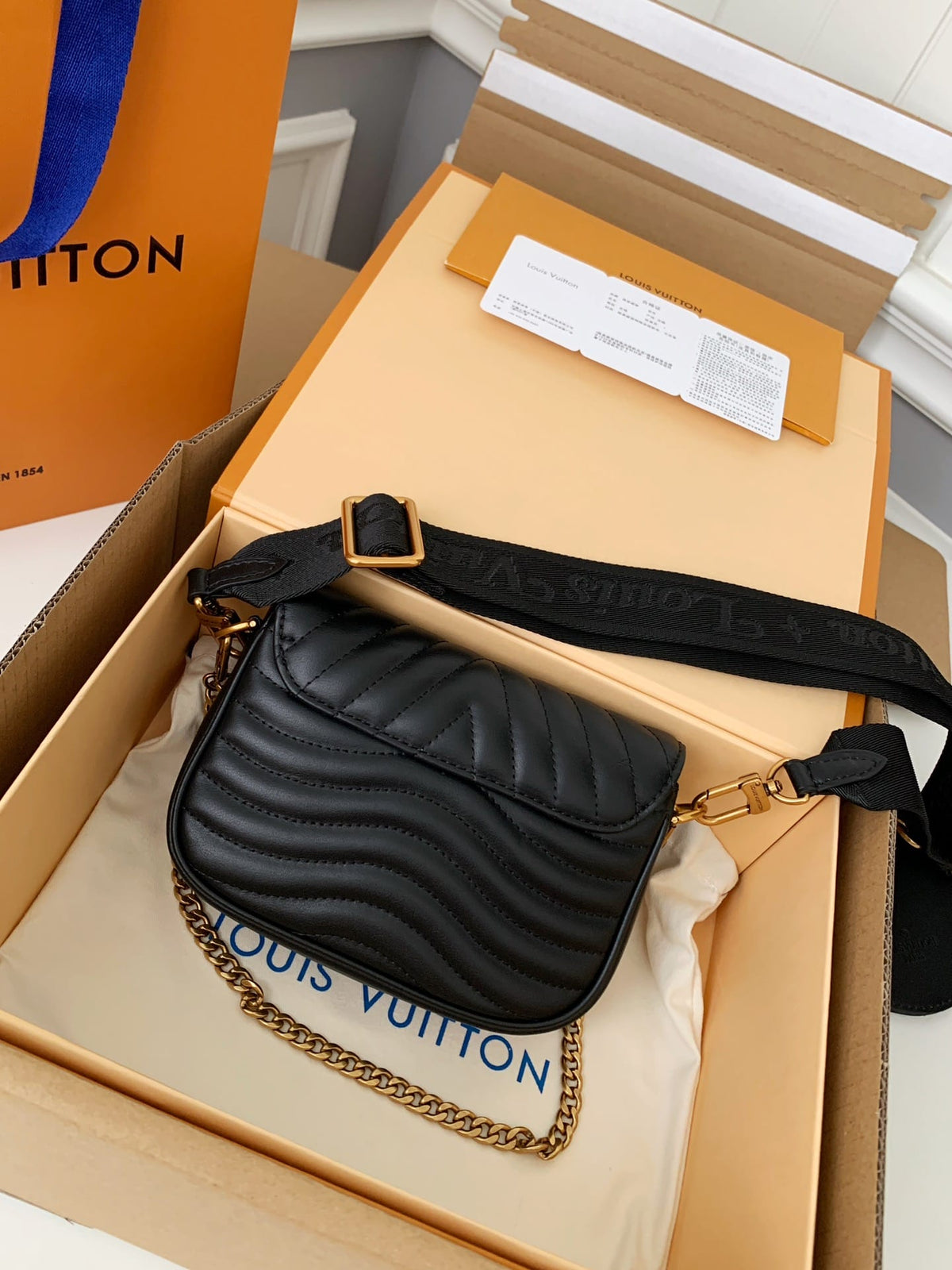 Louis Vuitton New Wave Multi-Pochette Handbag - Black — view 2