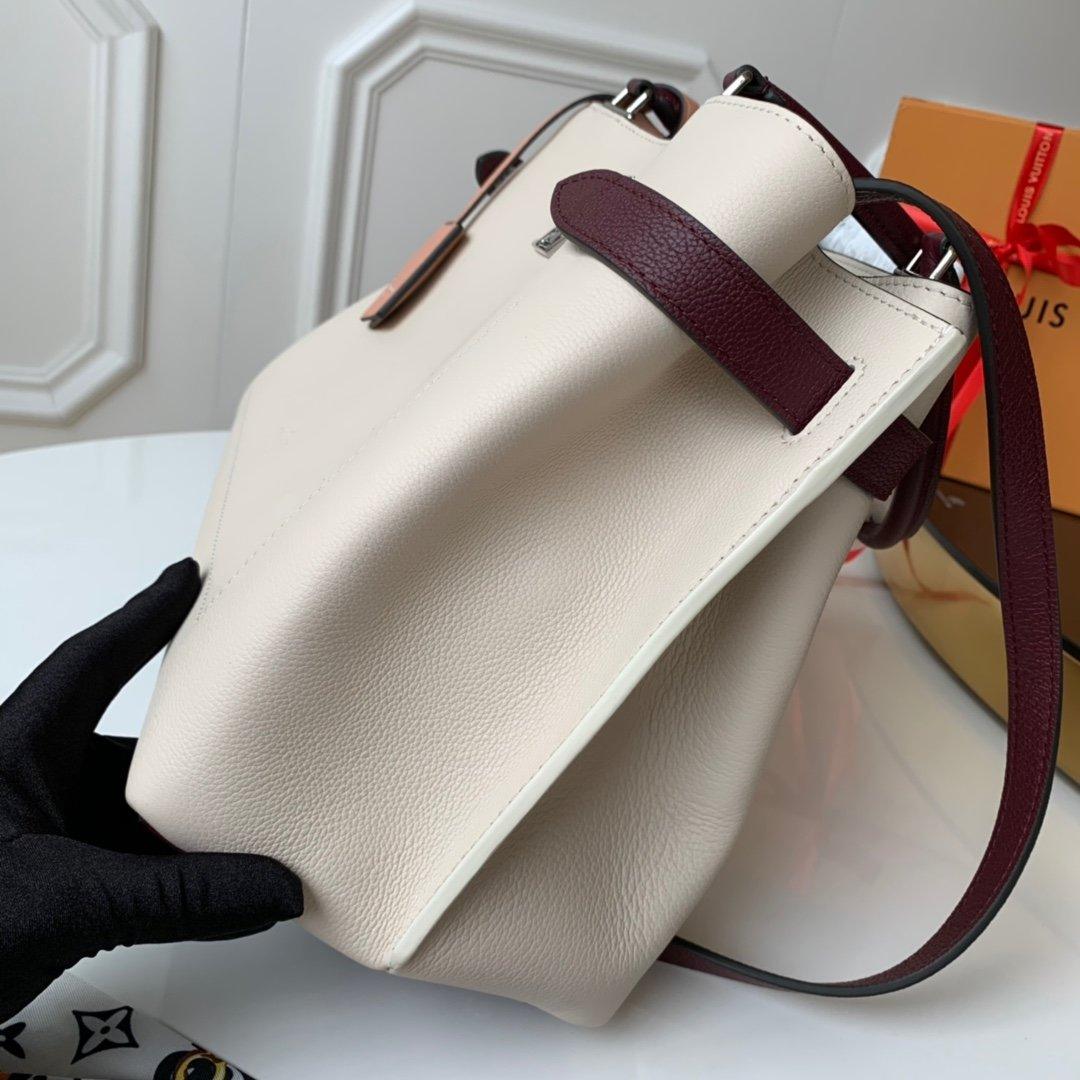 Louis Vuitton Lockme Day Bag — view 4