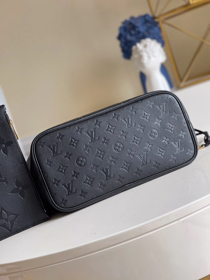 Louis Vuitton Neverfull MM Tote Bag - Black — view 4