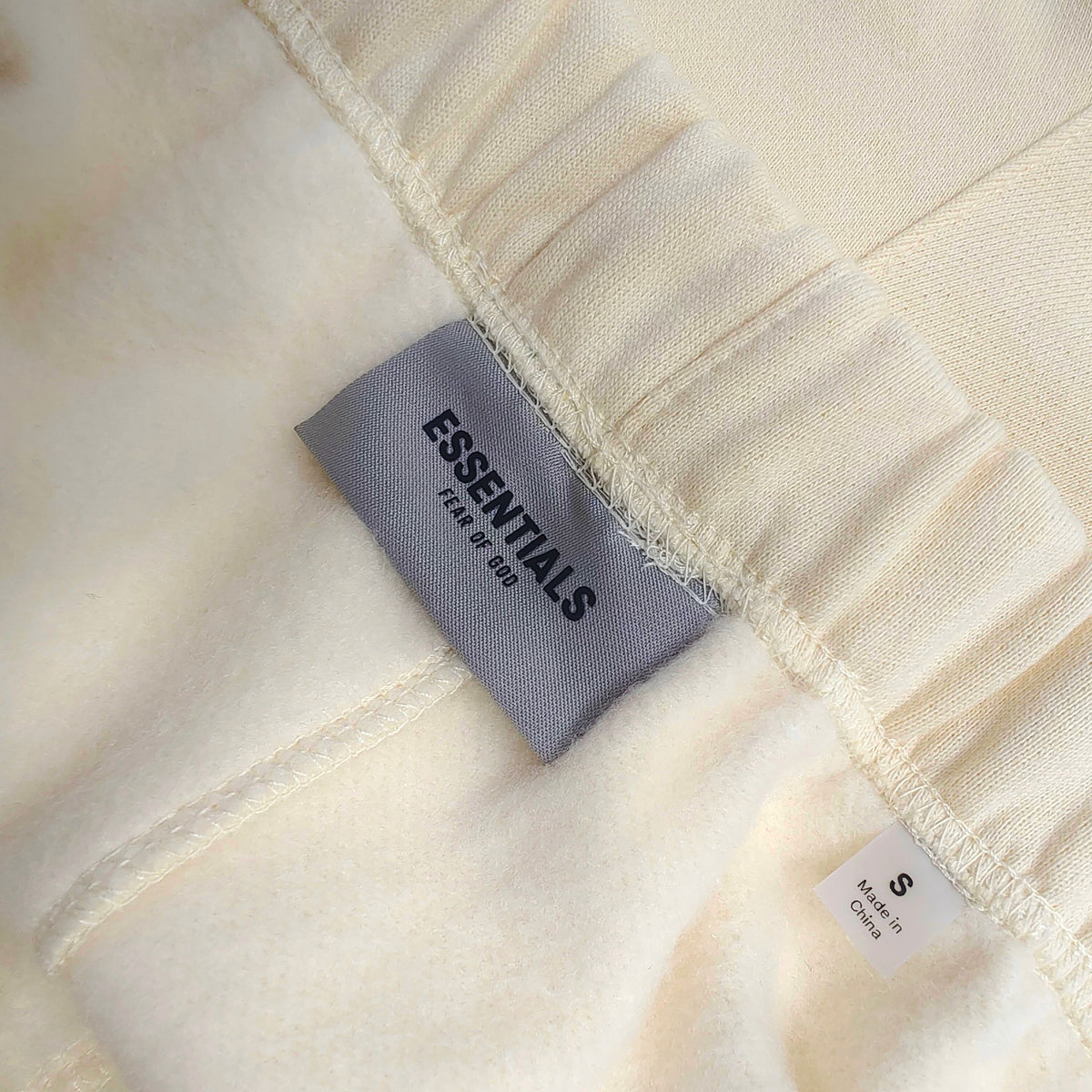Fear of God ESSENTIALS Relaxed Sweat Shorts — view 16