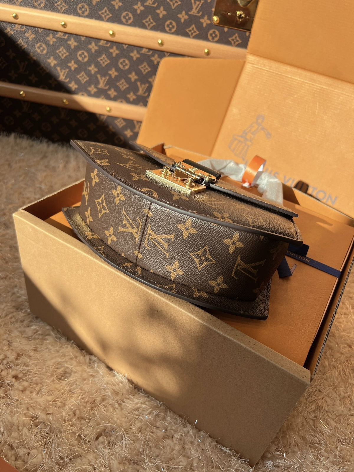 LV Pochette Metis Monogram Reverse Canvas Handle Crossbody Bag with Leather Trim and Shoulder Strap — view 5