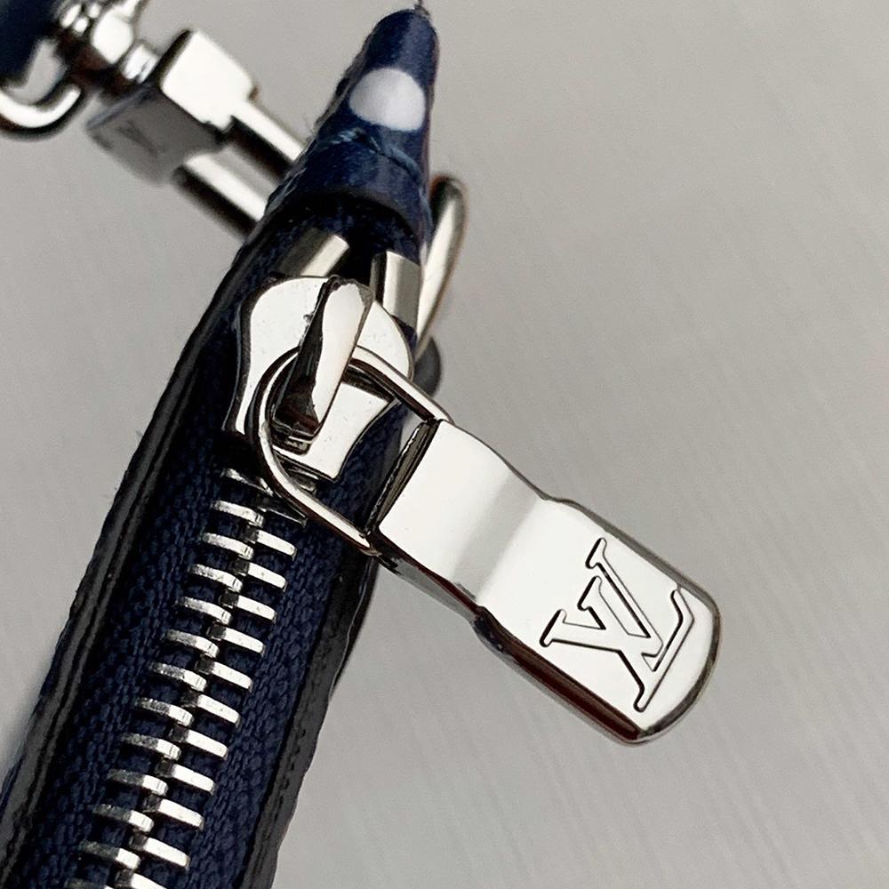 LV Escale Neverfull MM Tote Bag — view 8