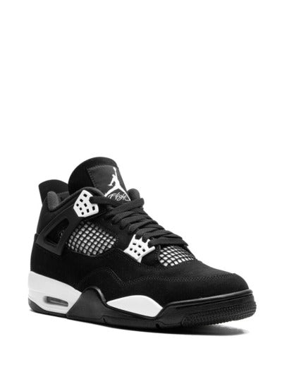 Nike Air Jordan 4 Retro — view 4