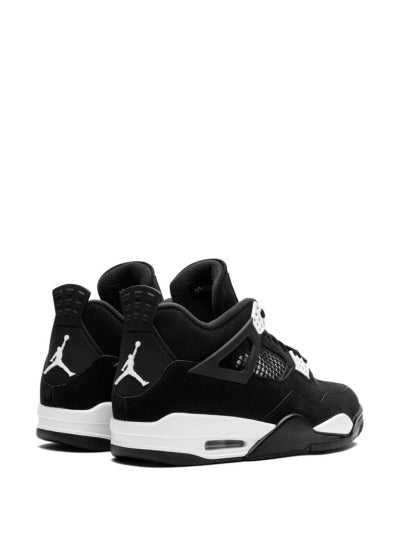 Nike Air Jordan 4 Retro — view 3