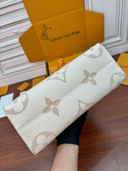 Louis Vuitton OnTheGo MM Tote Bag Monogram Dune Cruise — view 10