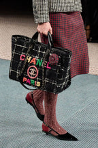 Chanel Fashion Totes Handbag - Black — view 2