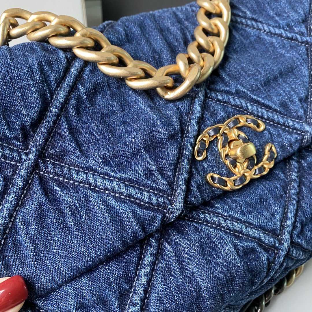 Chanel 19 Denim Large Flap Bag — view 9