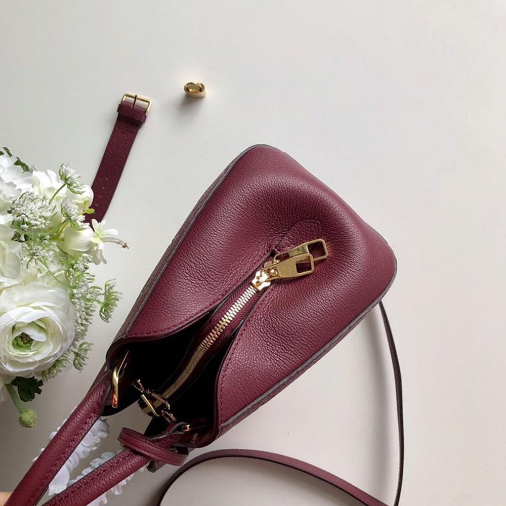 Louis Vuitton Montaigne MM Handbag — view 5
