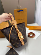 Louis Vuitton LV Vintage Bucket Tote Bag - Brown — view 2