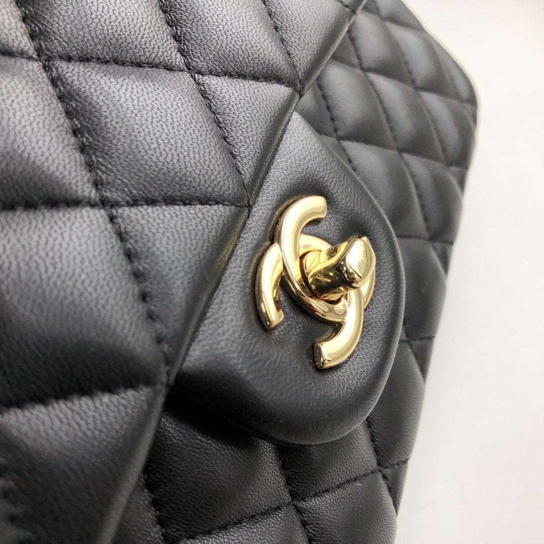 Chanel Classic Flap Bag Black — view 7