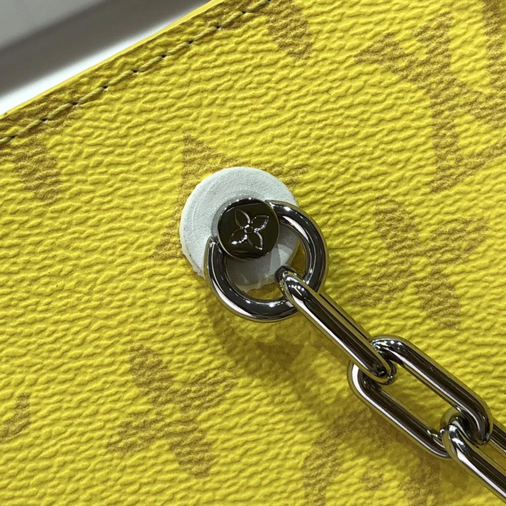 Louis Vuitton Tote Bag — view 7