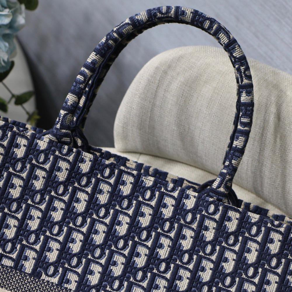 Dior Book Tote Navy Blue — view 6