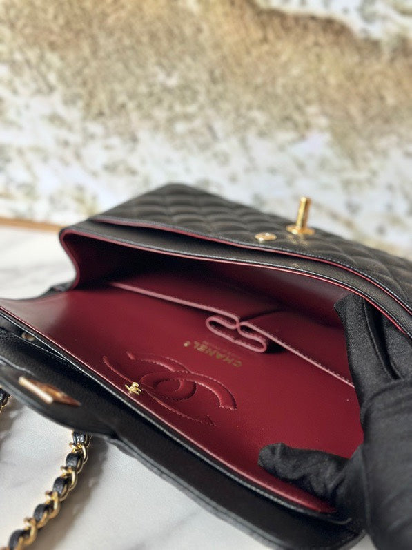 Chanel Classic Flap Bag Medium Gold Hardware — view 5