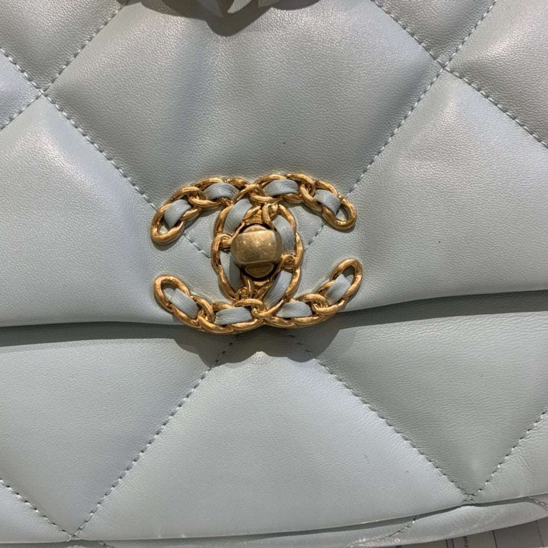 Chanel 19 Small Flap Bag Tiffany Blue — view 8