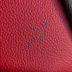 Louis Vuitton V Tote MM — view 9