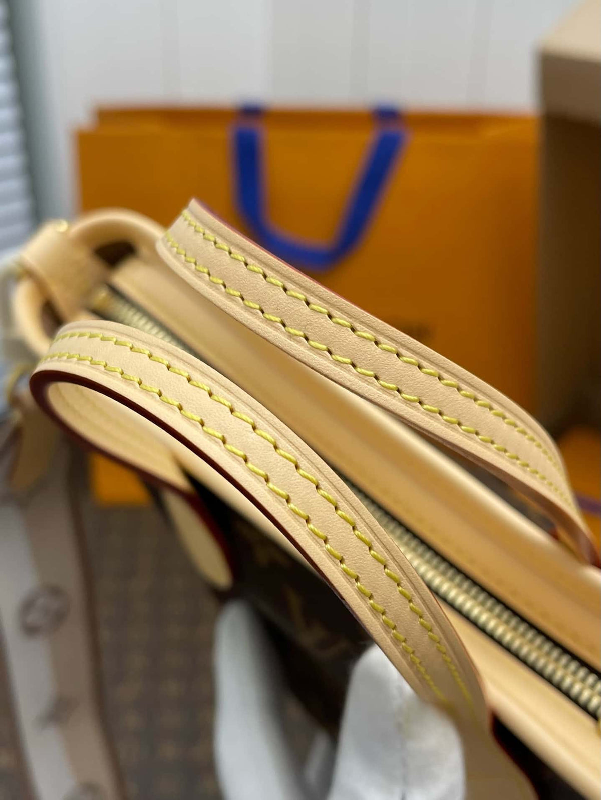 LV Neverfull MM Monogram Canvas Tote Shoulder Bag with Leather Trim and Pouch - Brown — view 6