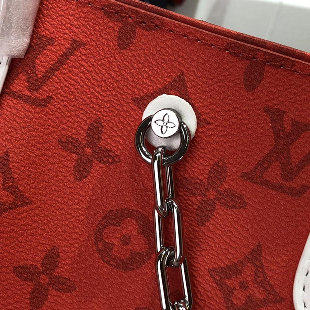 Louis Vuitton Tote Bag — view 7