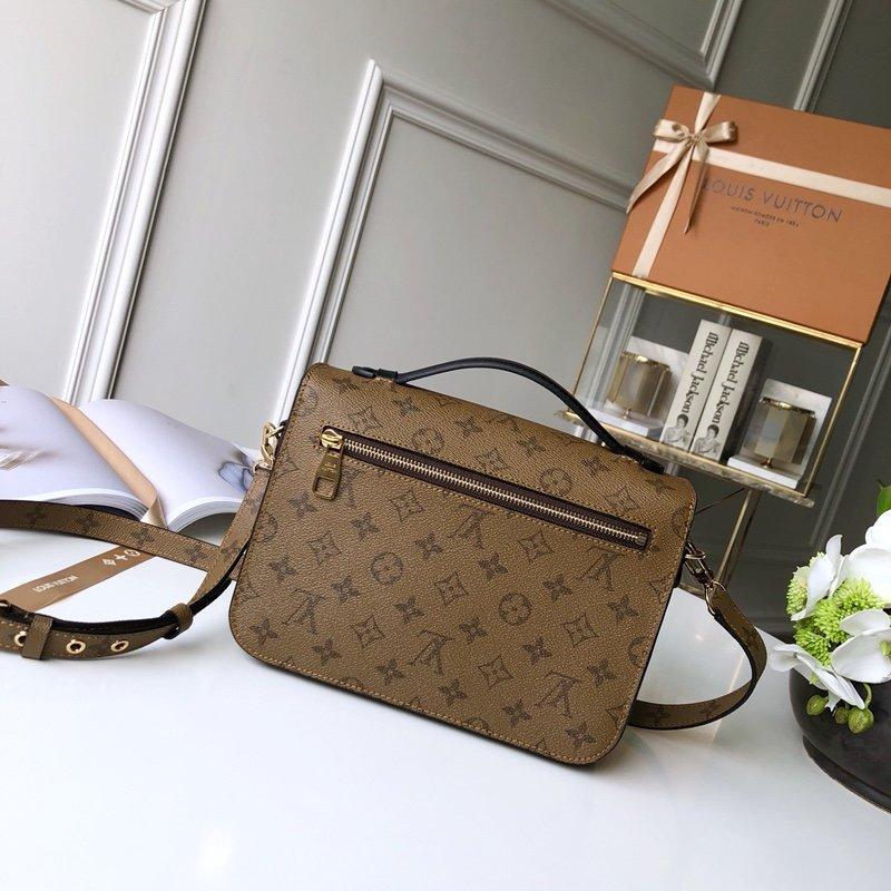Louis Vuitton Pochette Métis — view 3