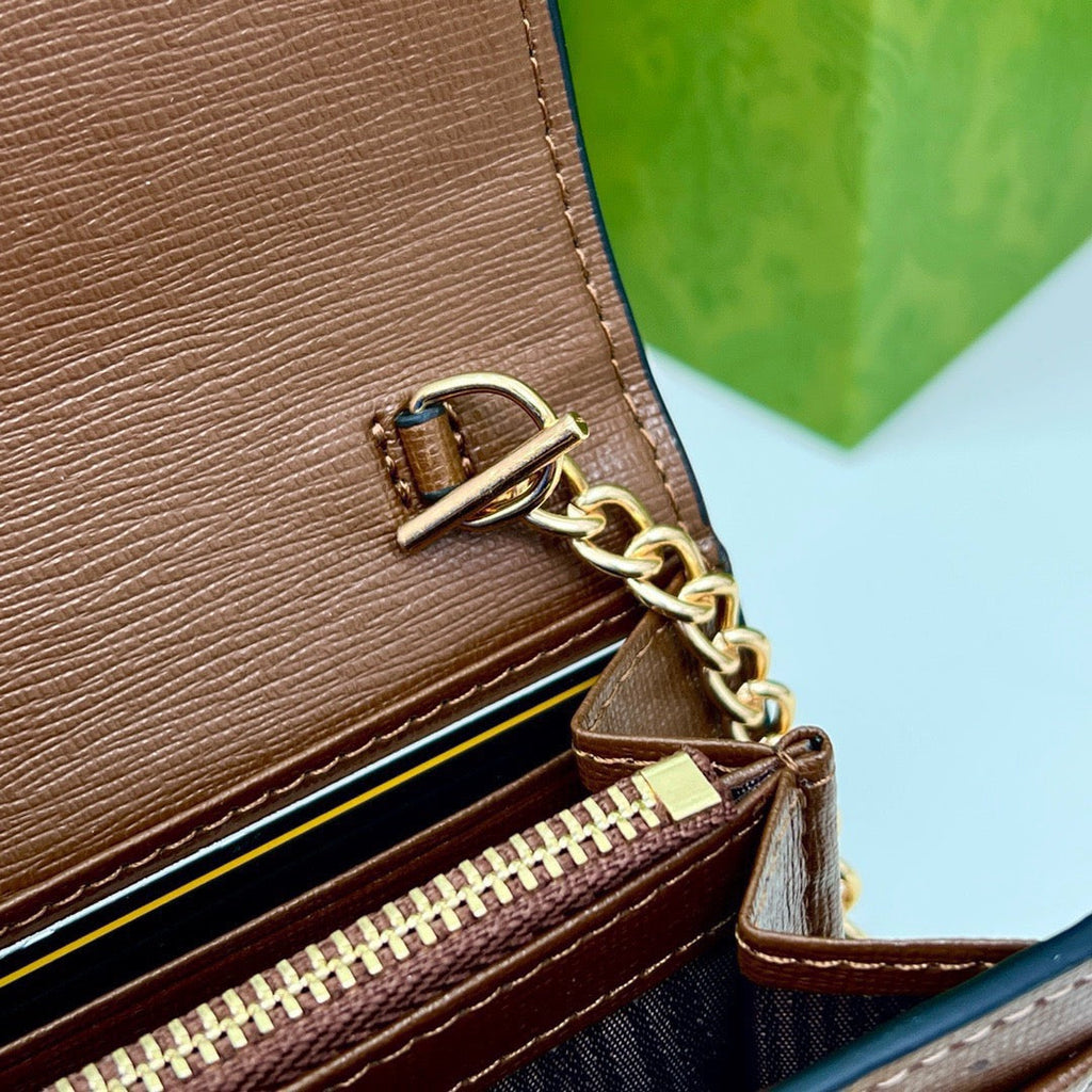 Gucci Brown Saddle Buckle Handbag — view 9