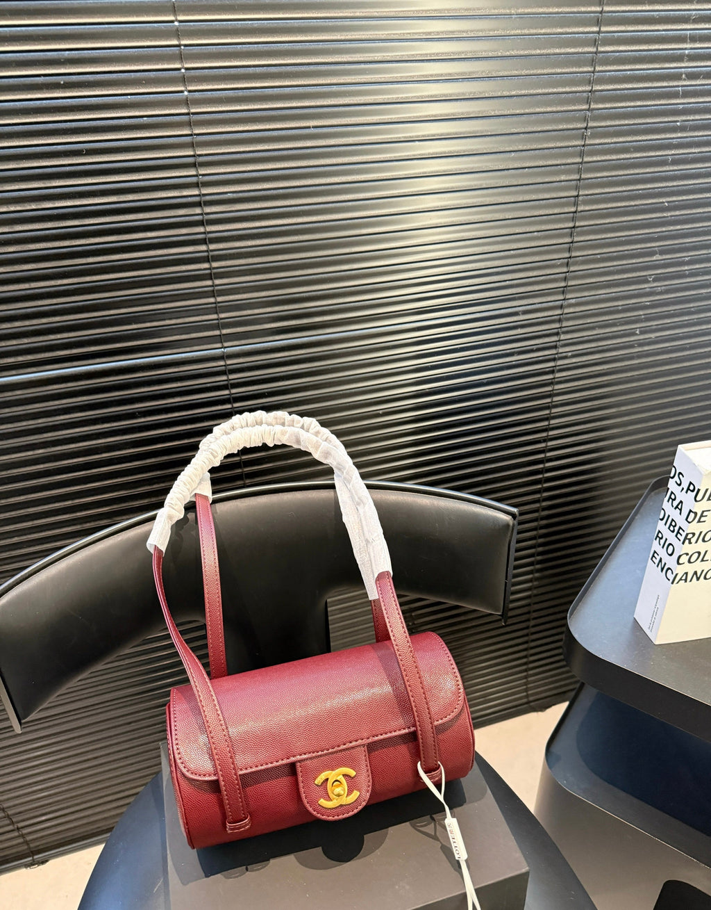 Serenityll 2001114 Chanel Bag — view 3