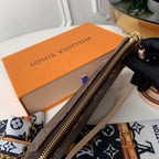 Louis Vuitton Pochette Accessoires — view 5
