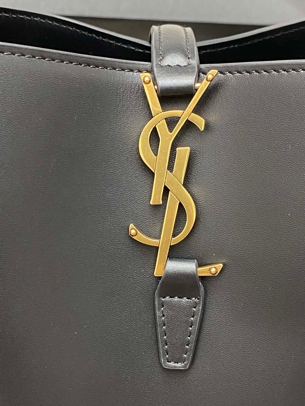 Louis Vuitton New Wave Multi-Pochette Handbag - Black — view 9