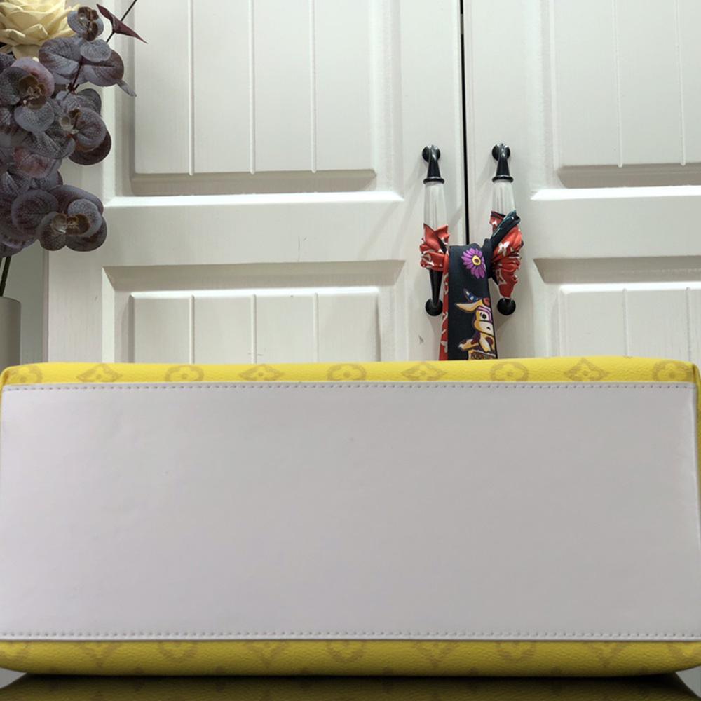 Louis Vuitton Tote Bag — view 4