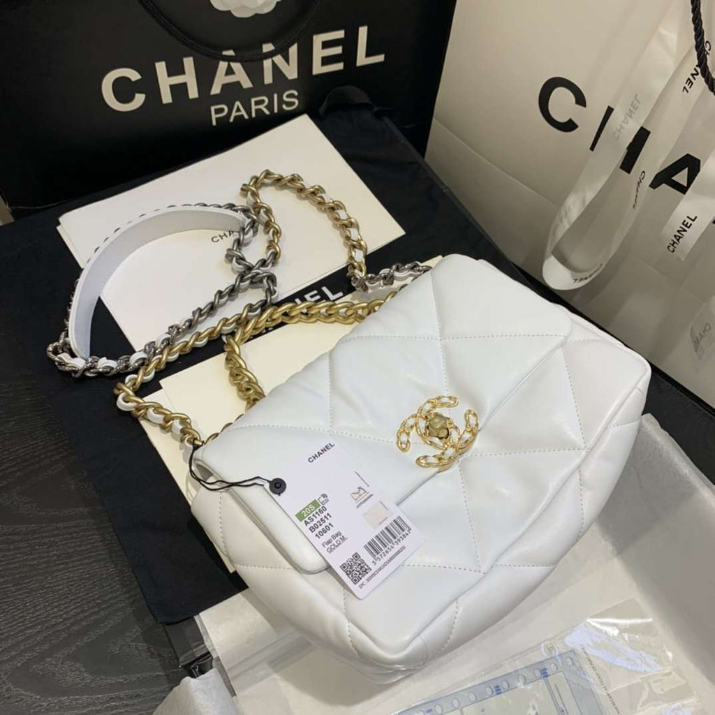 Chanel 19 Medium Flap Bag — view 3