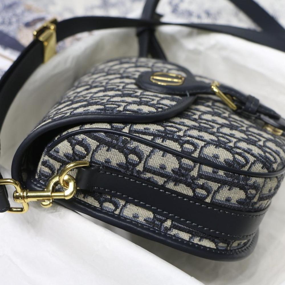 Medium Dior Bobby Bag — view 3