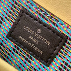 Louis Vuitton Twist MM Shoulder Bag — view 7