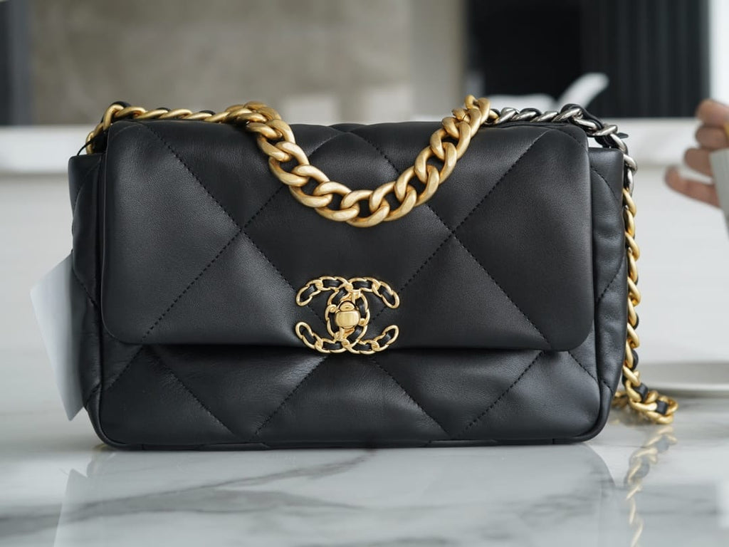 Chanel 19BAG AS1160 Black Gold Buckle Bag Small 26CM — view 7