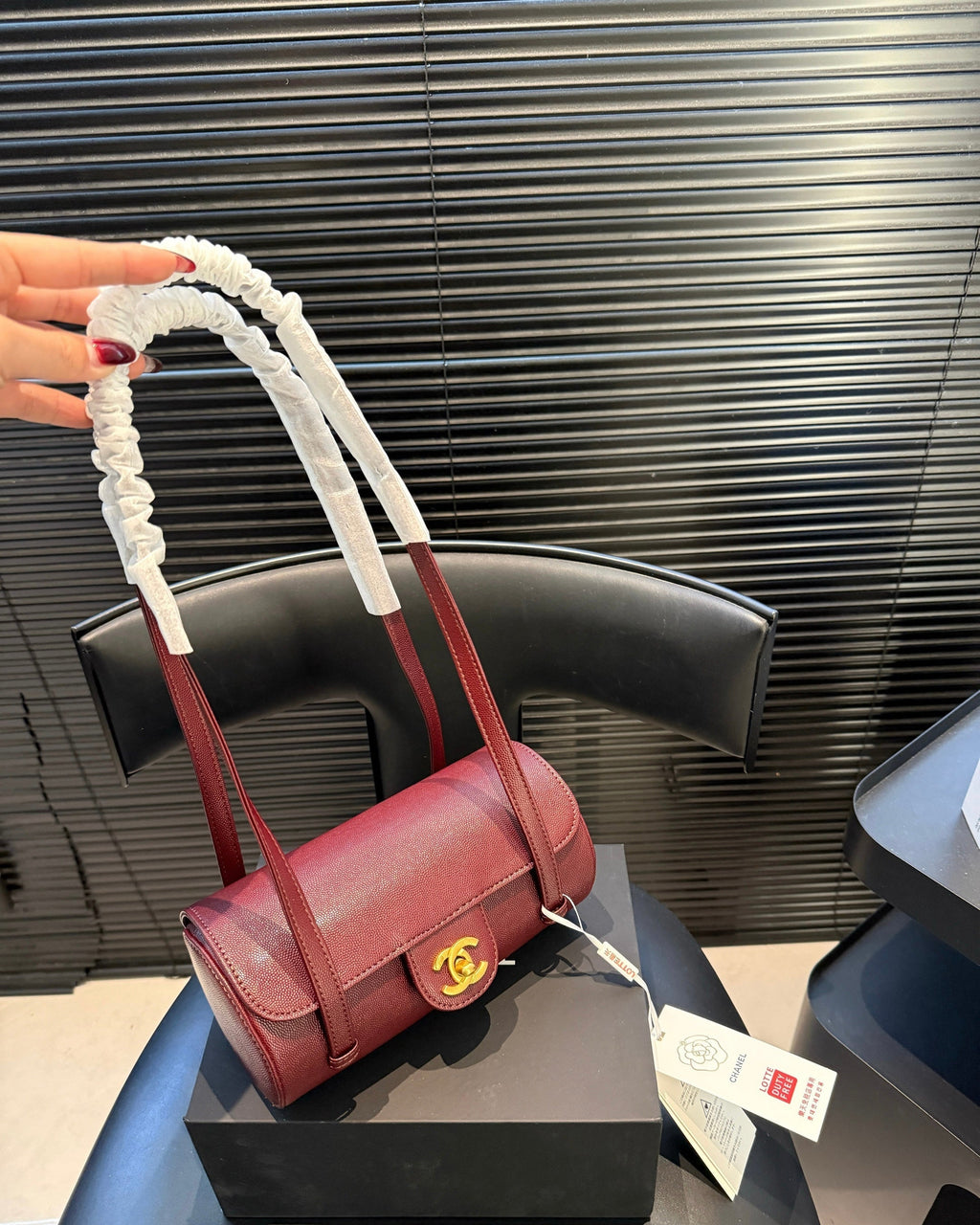 Serenityll 2001114 Chanel Bag — view 1