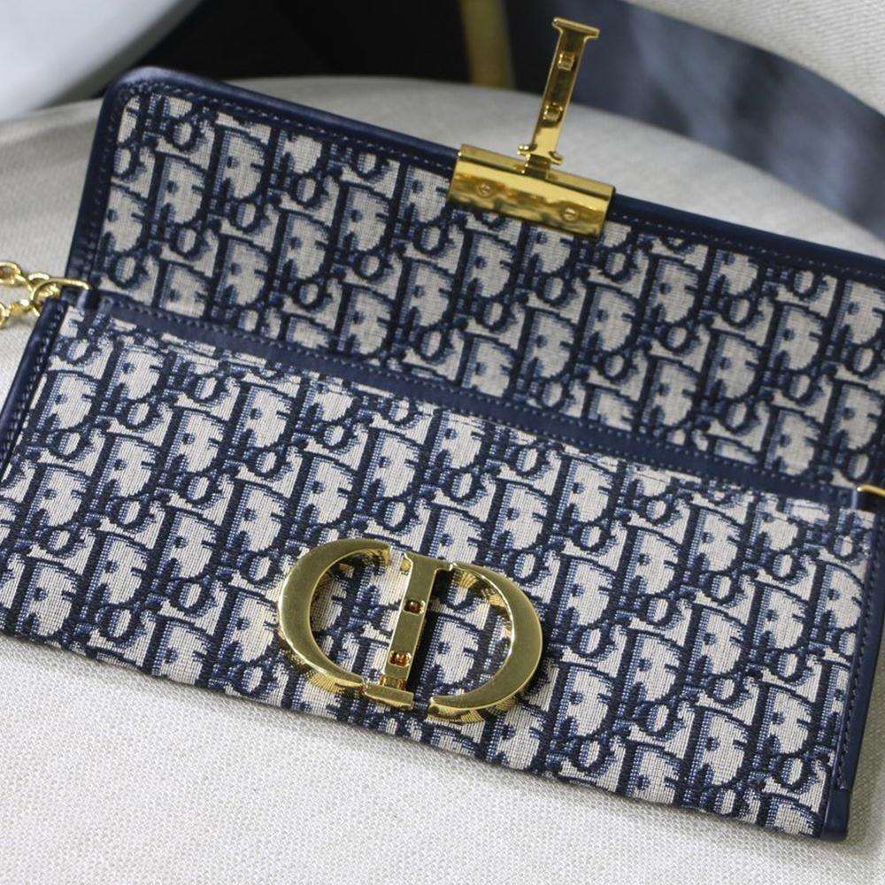 Dior 30 Montaigne Pouch — view 2