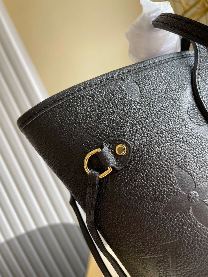 Louis Vuitton Neverfull MM Tote Bag - Black — view 7