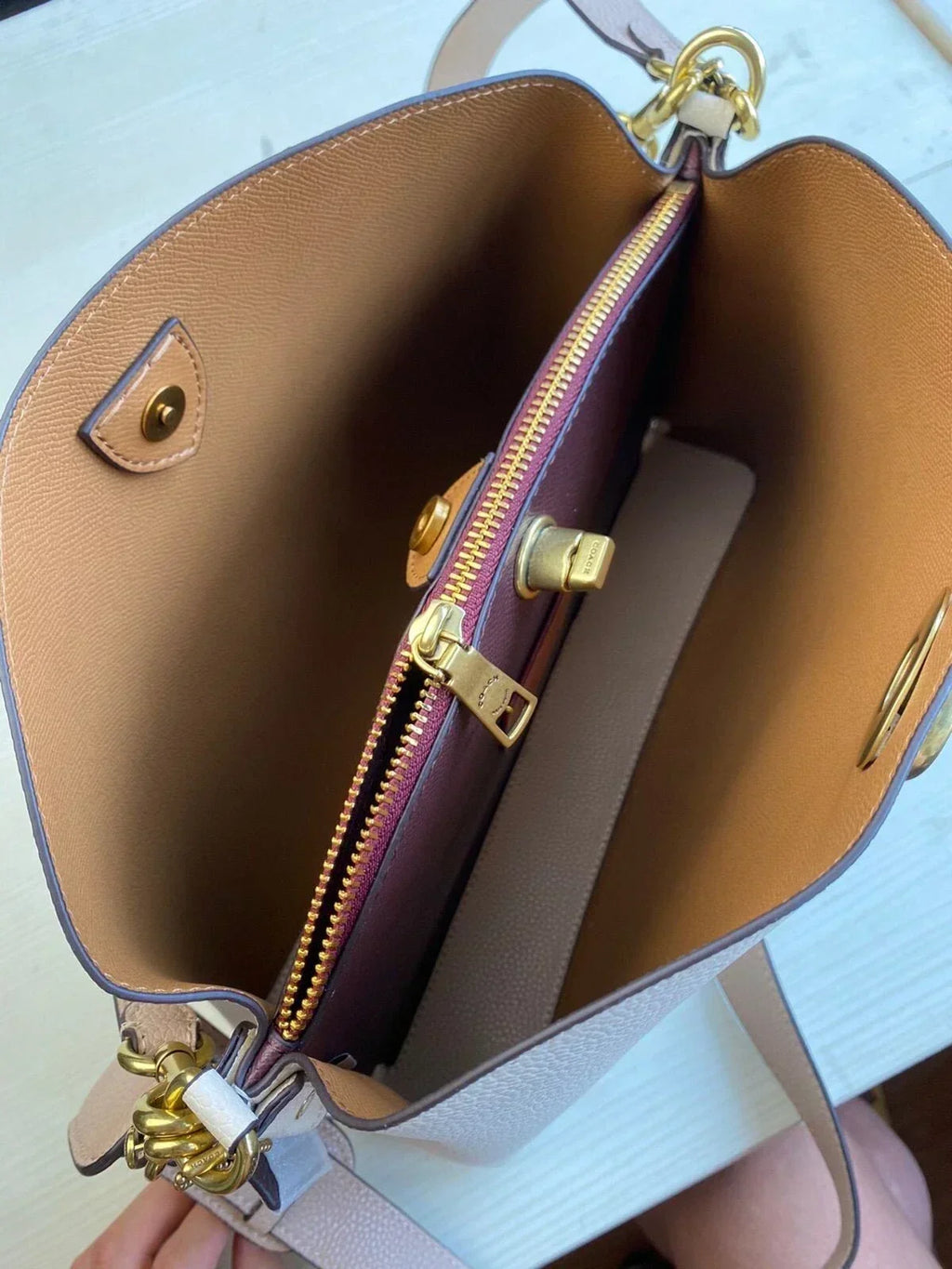 Coach Willow Shoulder Bag White Women's Bags — view 5
