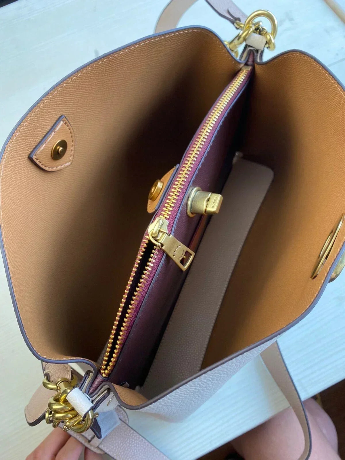 Coach Willow Shoulder Bag White Women's Bags — view 5