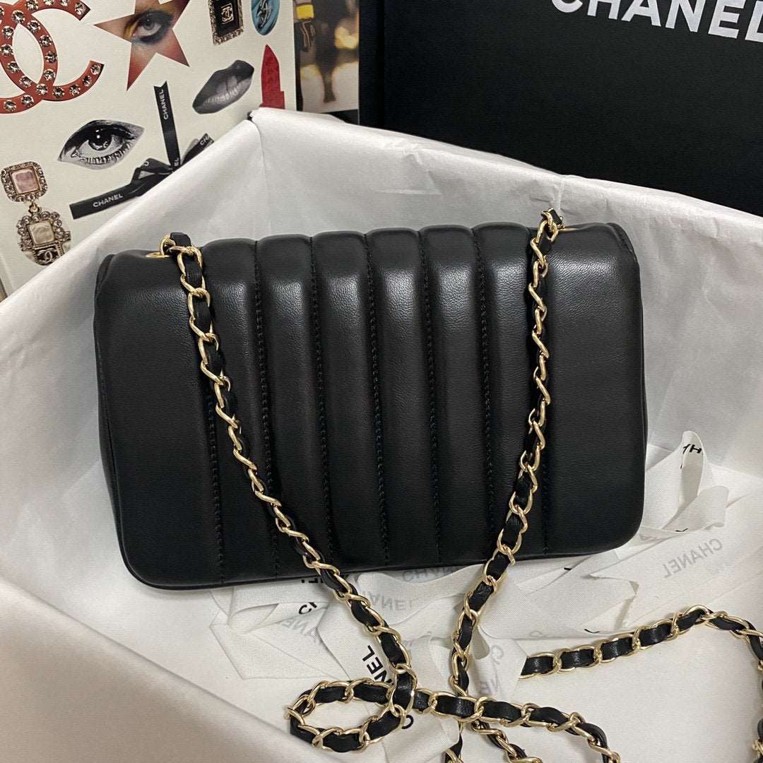 Chanel Flap Bag — view 3