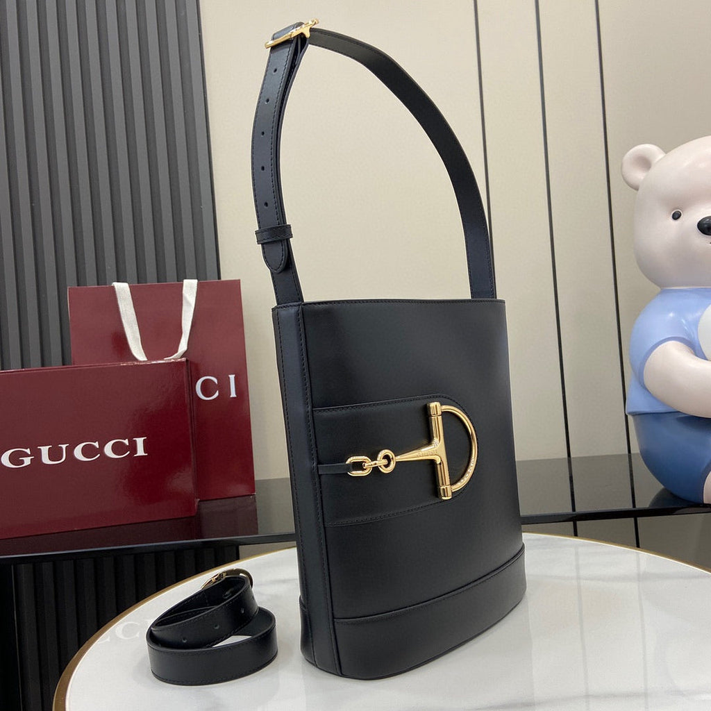 Gucci Small Horsebit Embellished Leather Bucket Bag - Black — view 11