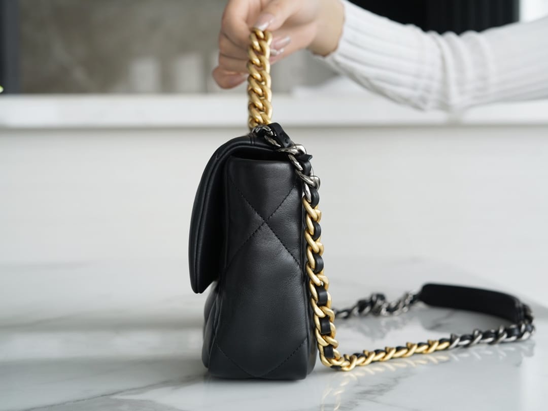 Chanel 19BAG AS1160 Black Gold Buckle Bag Small 26CM — view 3