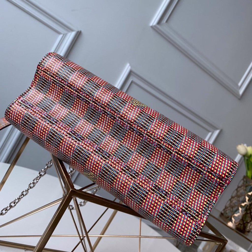 Louis Vuitton Twist MM Shoulder Bag — view 4