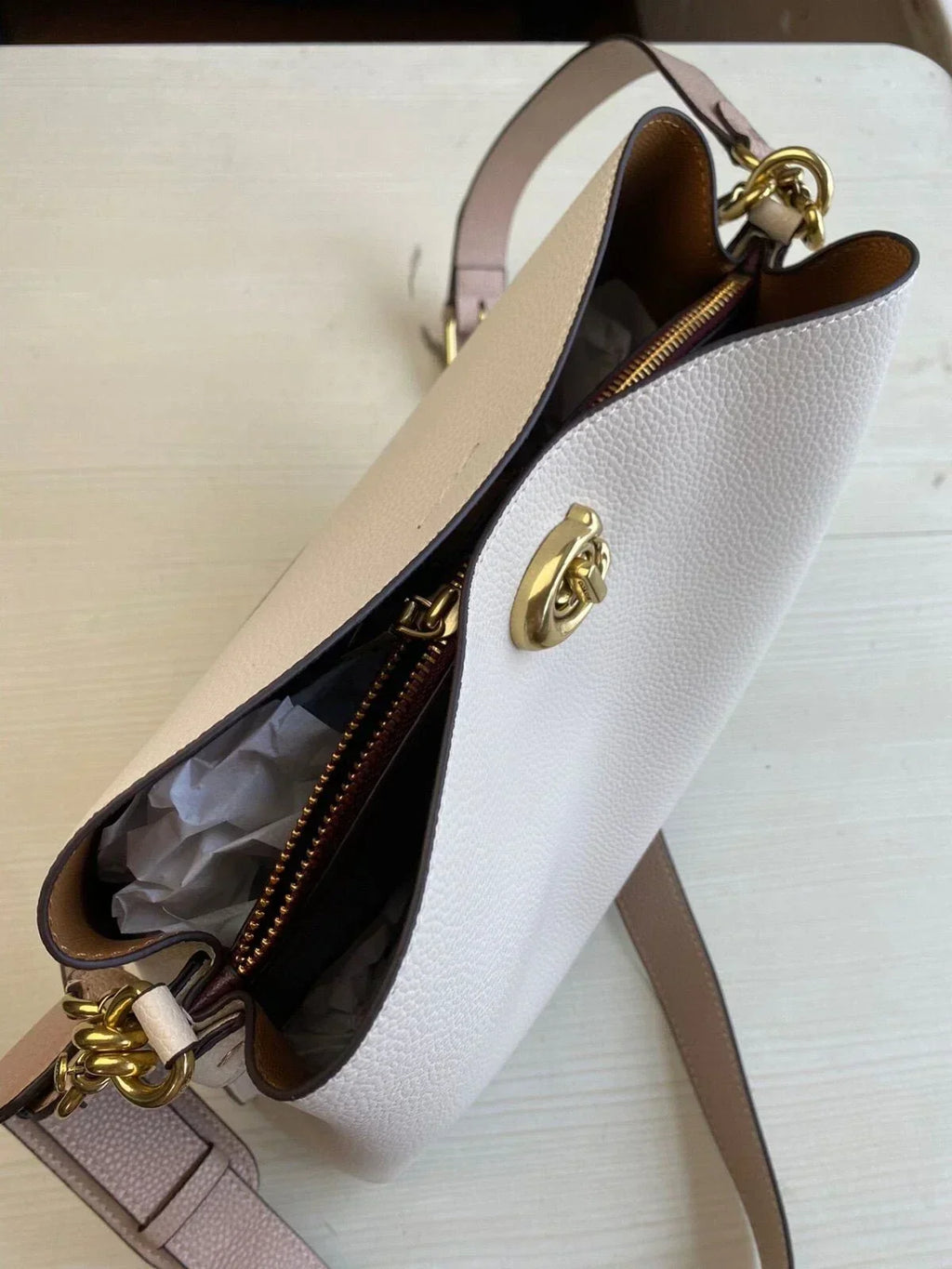 Coach Willow Shoulder Bag White Women's Bags — view 4