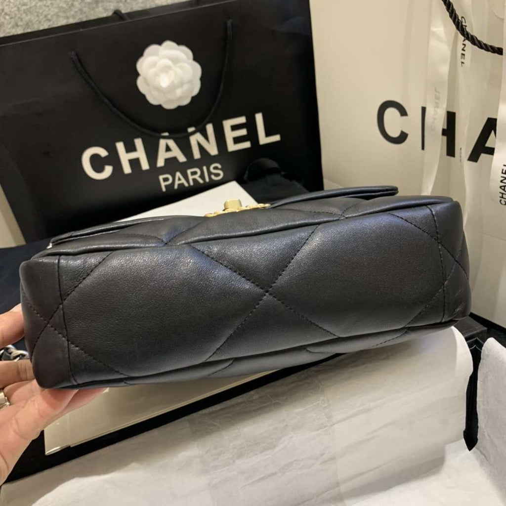 Chanel 19 Small Flap Bag Black — view 5
